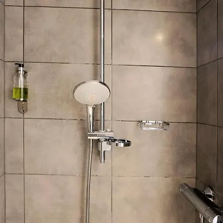 Szálloda Logis Le Confluent Pontaumur